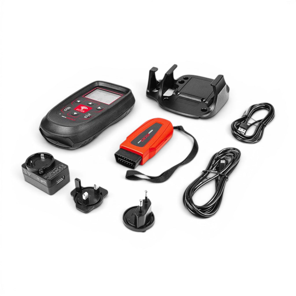 Bartec® TECH600 TPMS Cihazı kutu içeriği: Kablosuz akıllı ve hızlı şarj ünitesi, kablosuz OBDII bağlantı modülü, güç adaptörü ve priz uçları, data kablosu parçalarından oluşur.